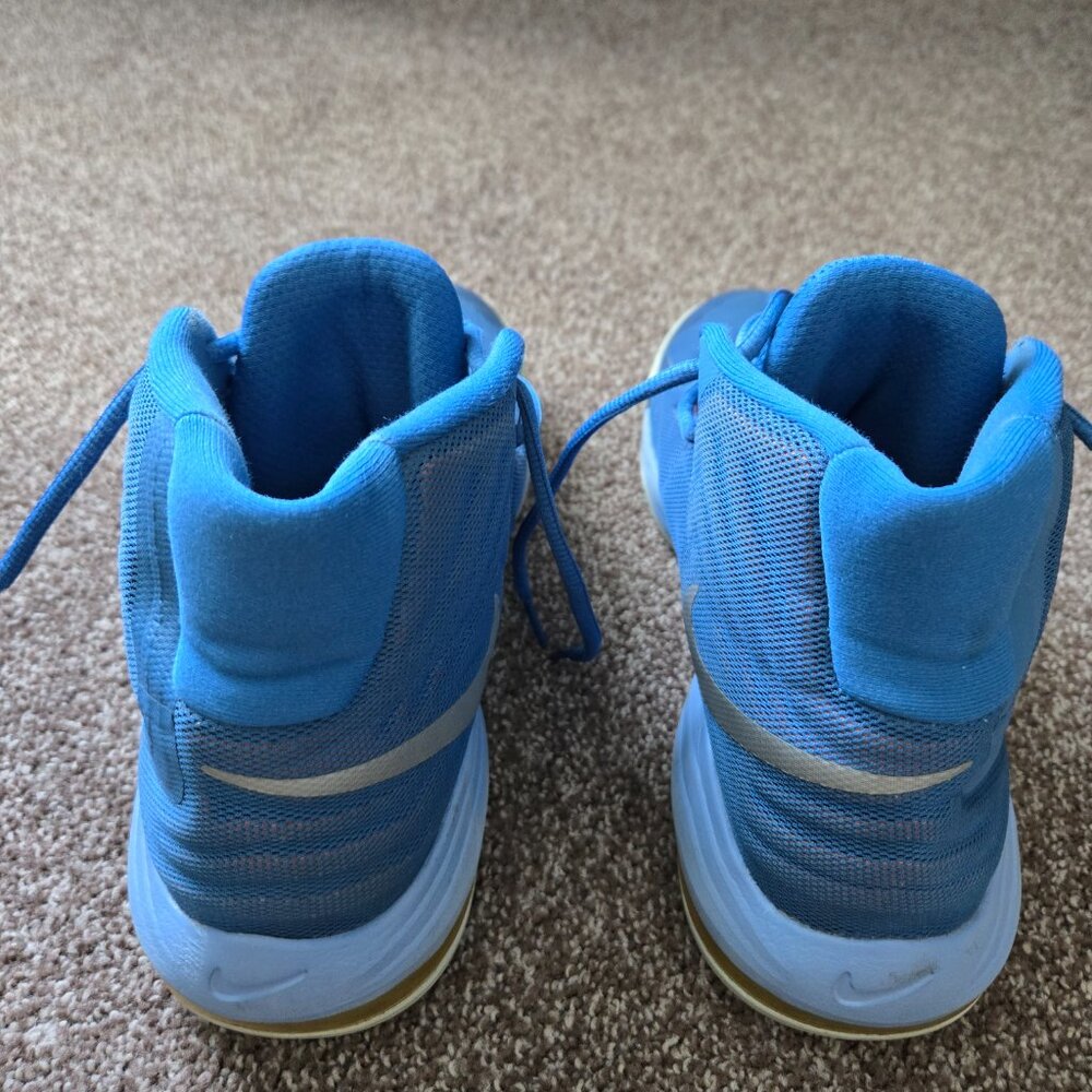 Nike - Picture 5 of 7